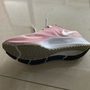Nike Zoom size 8 pink running shoes